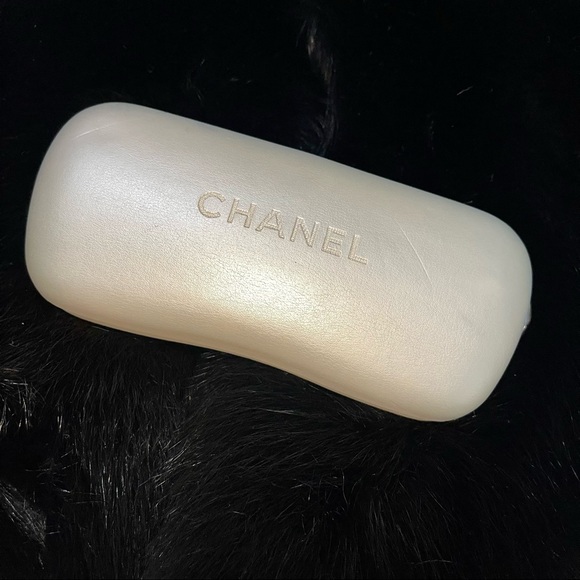 Chanel Vintage Runway Pearls Spring Summer 1994 Sunglasses Made In Italy - Picture 2 of 16